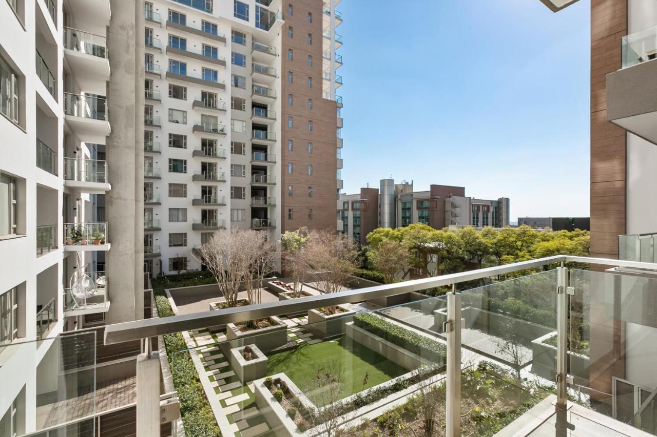 The Tyrwhitt Rosebank Apartments (Adults Only) جوهانسبورغ المظهر الخارجي الصورة