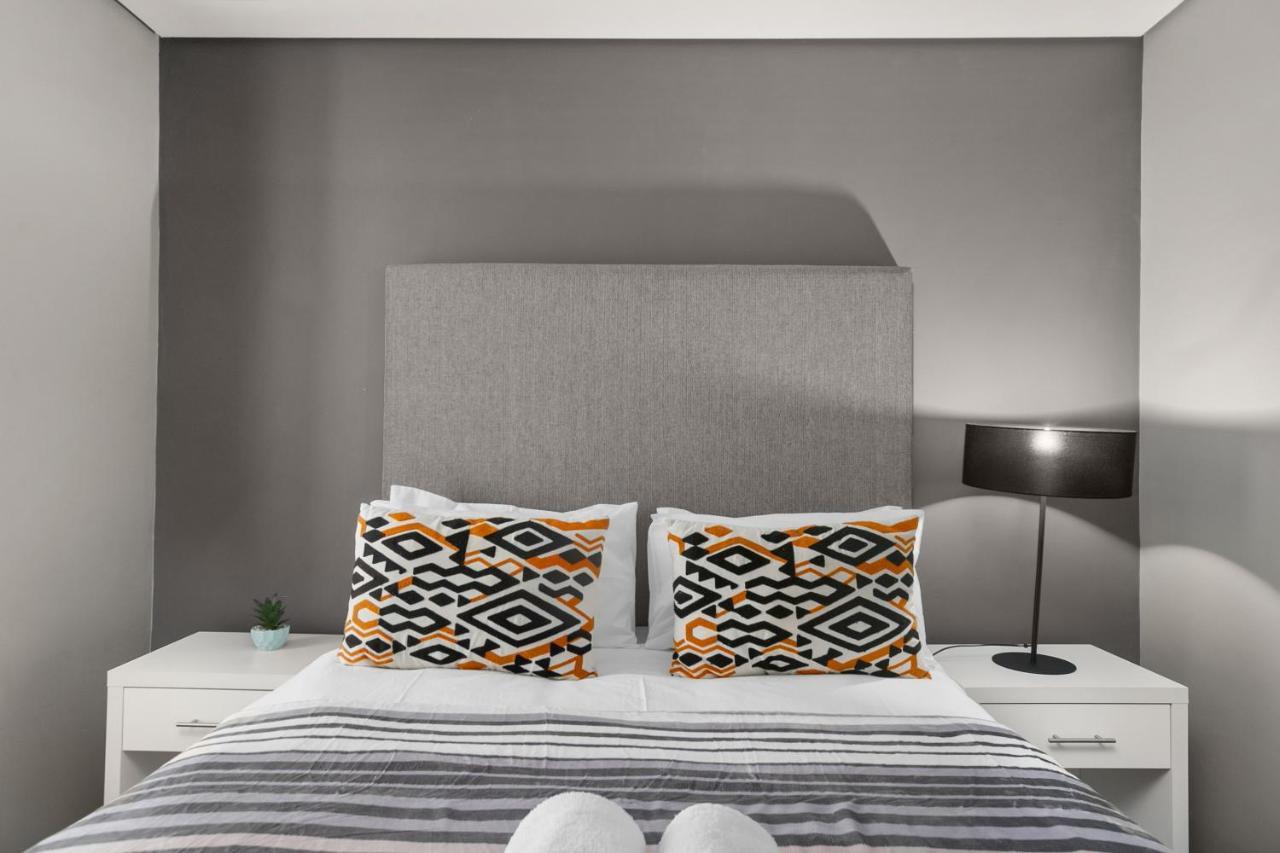 The Tyrwhitt Rosebank Apartments (Adults Only) جوهانسبورغ المظهر الخارجي الصورة