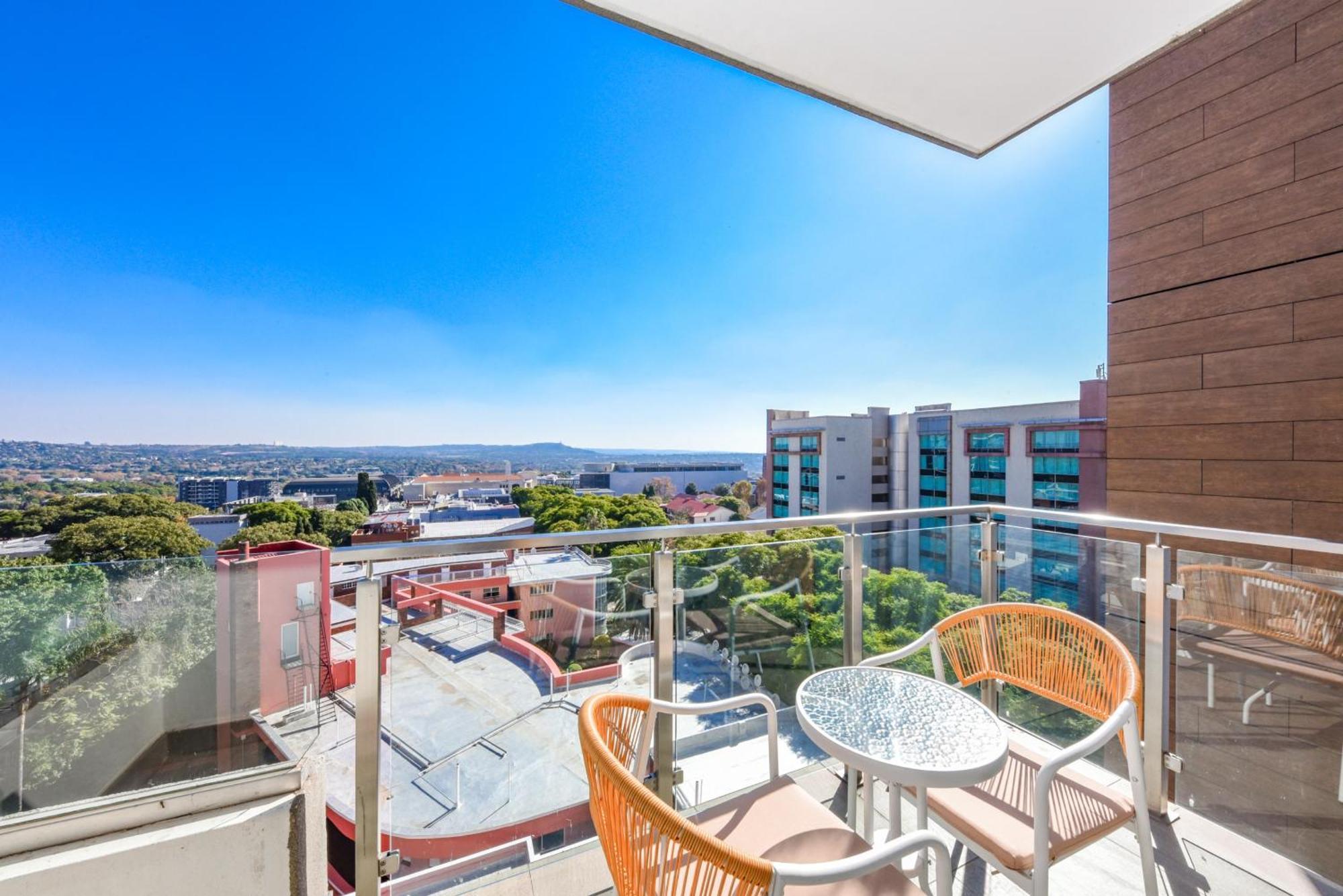 The Tyrwhitt Rosebank Apartments (Adults Only) جوهانسبورغ المظهر الخارجي الصورة