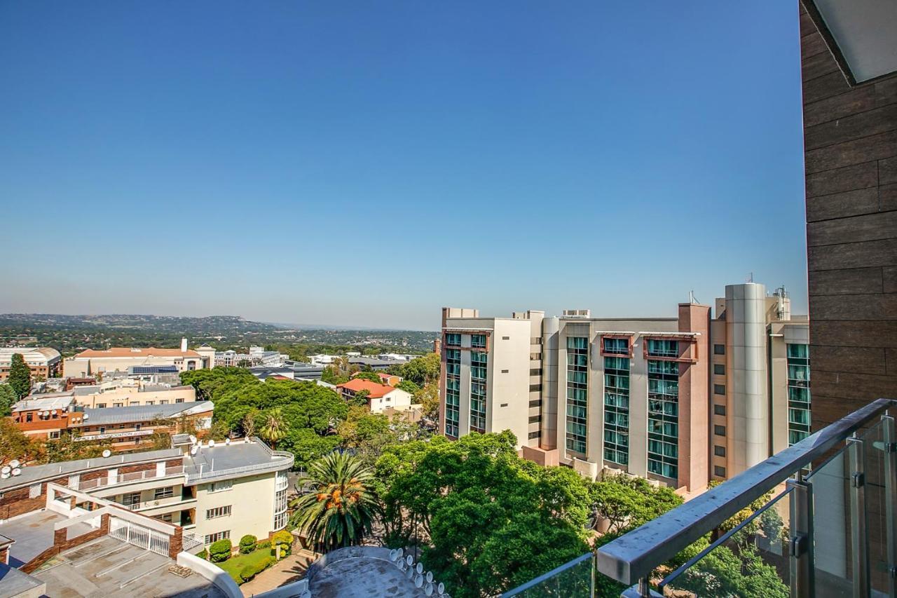 The Tyrwhitt Rosebank Apartments (Adults Only) جوهانسبورغ المظهر الخارجي الصورة