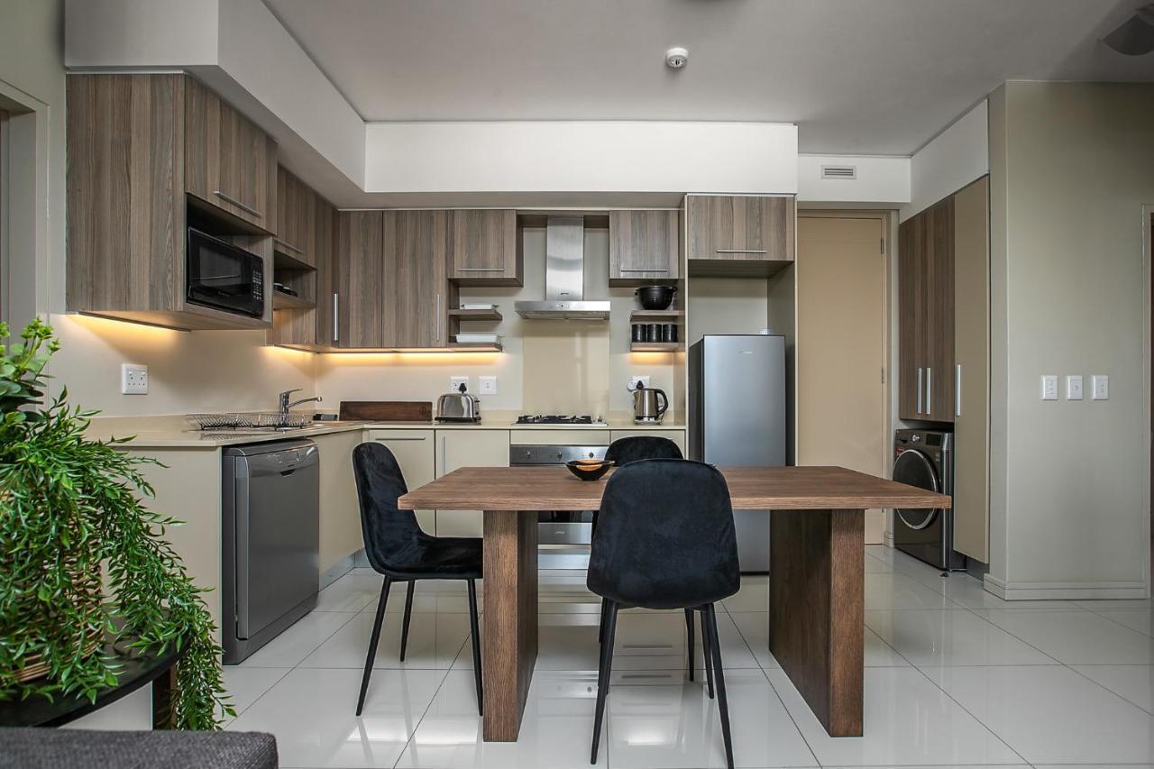 The Tyrwhitt Rosebank Apartments (Adults Only) جوهانسبورغ المظهر الخارجي الصورة