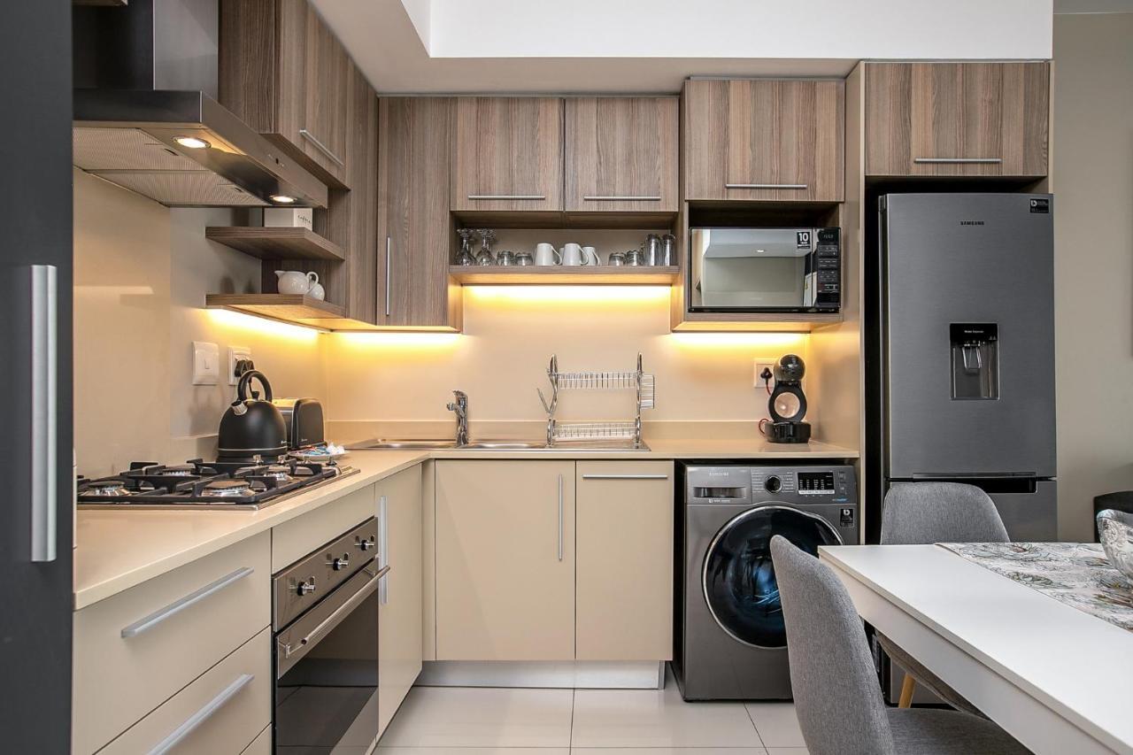 The Tyrwhitt Rosebank Apartments (Adults Only) جوهانسبورغ المظهر الخارجي الصورة