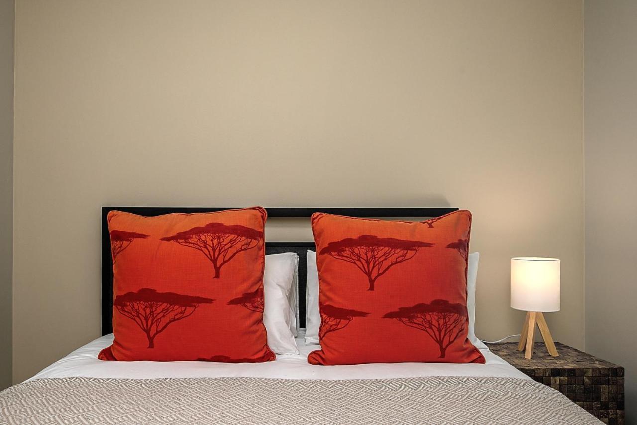 The Tyrwhitt Rosebank Apartments (Adults Only) جوهانسبورغ المظهر الخارجي الصورة