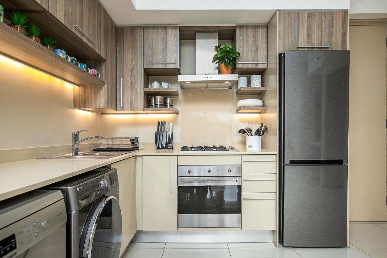The Tyrwhitt Rosebank Apartments (Adults Only) جوهانسبورغ المظهر الخارجي الصورة